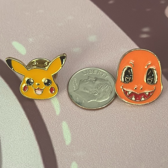 Pokémon Pikachu & Charmander Pin - Picture 5 of 5